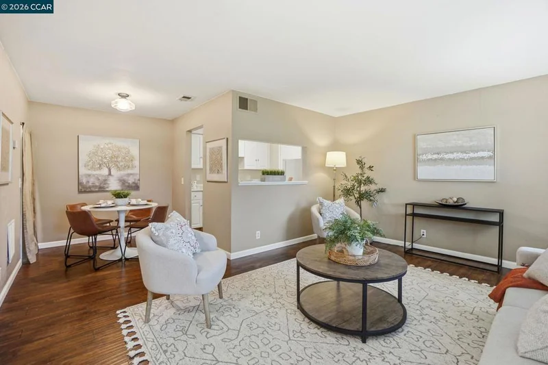 Photo 2 of 1045 Mohr Ln B