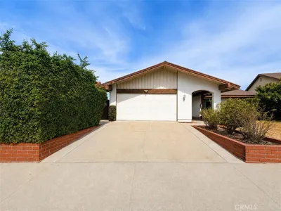 1640 Summer Lawn