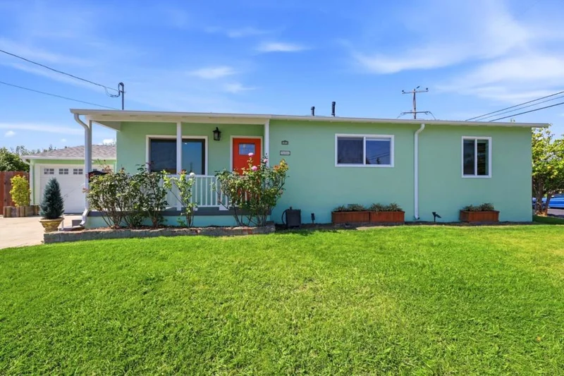 Photo 2 of 25833 Evergreen Drive
