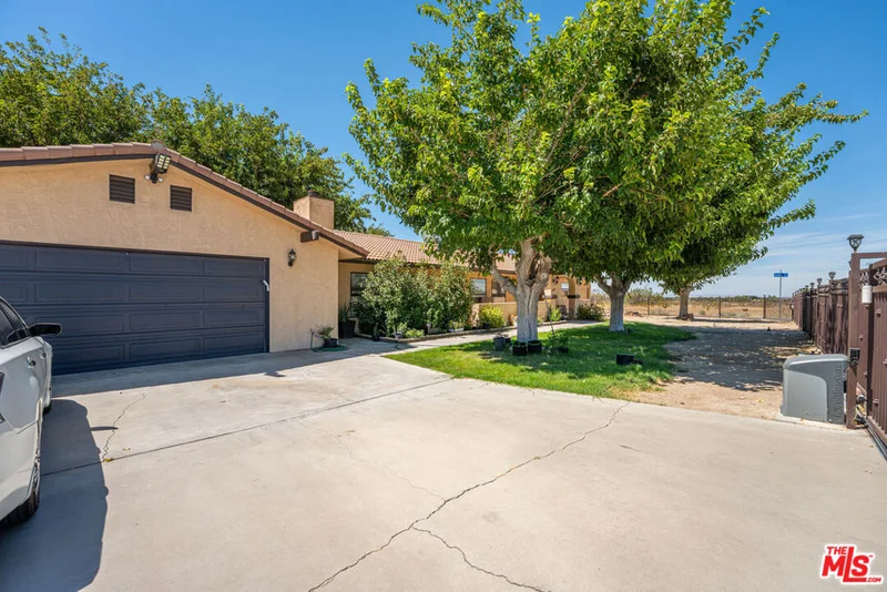 Photo 2 of 35335 89th Street