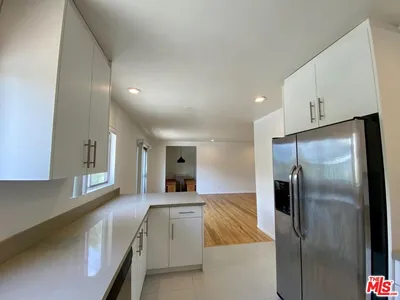 149 S Hayworth Avenue 4 photo 2
