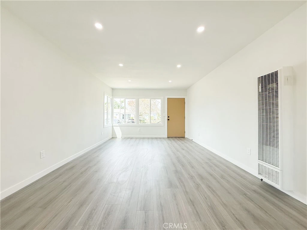 Interior 4
