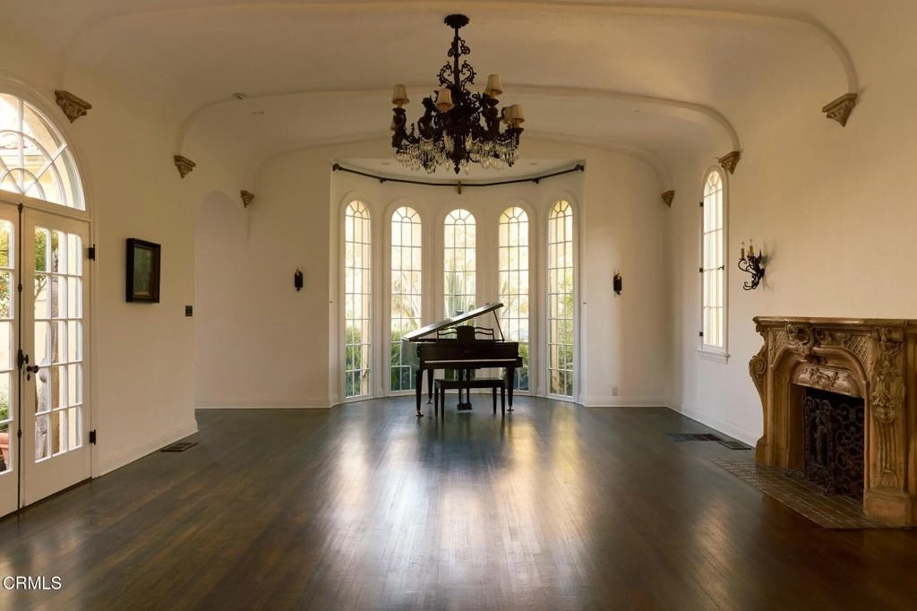 Interior 3
