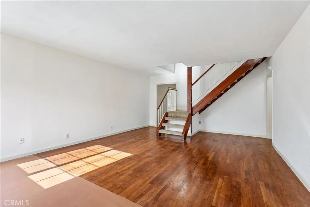 Interior 4