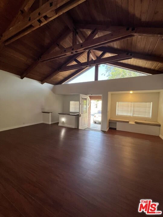 Interior 4