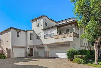 893 Custer Ave.