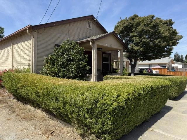 Photo 2 of 305 Fourth Street
