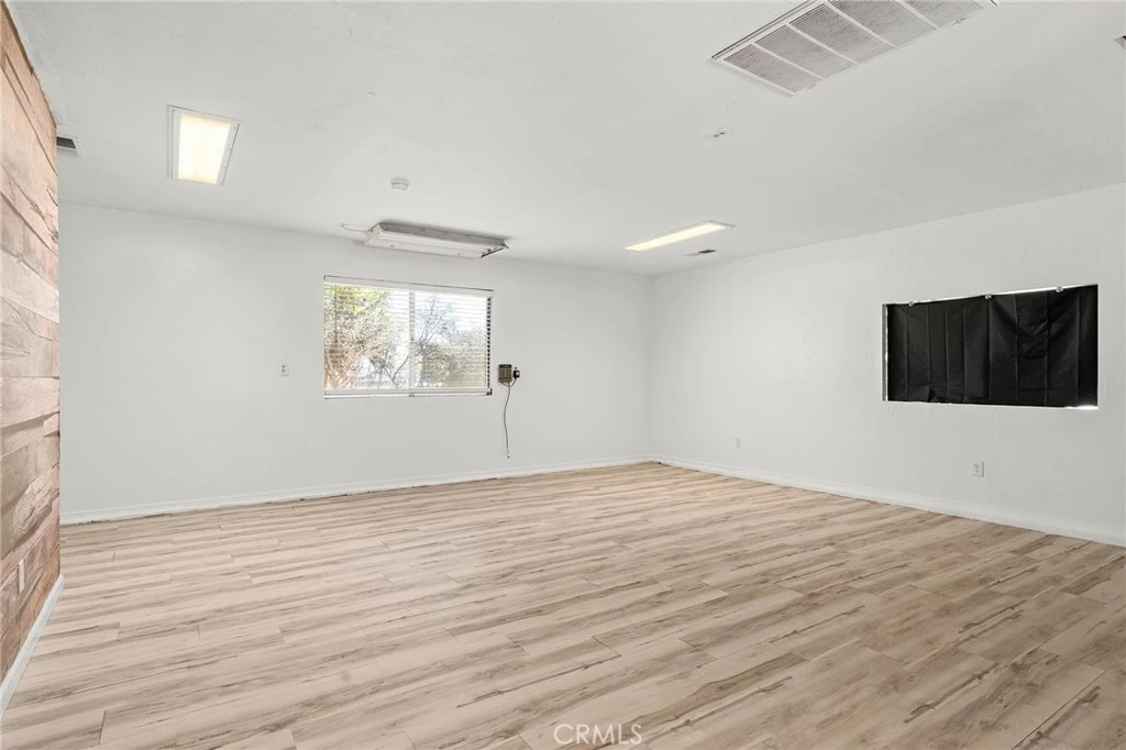 Interior 4