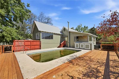 12955 Plumas Street photo 2