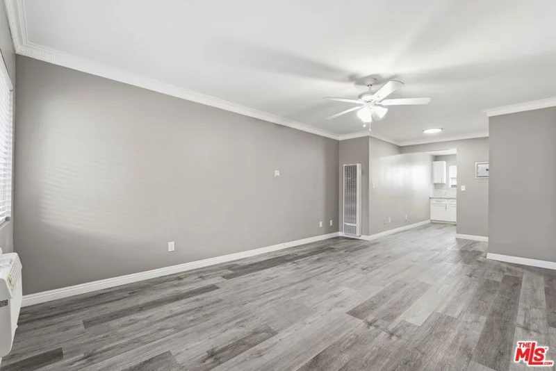 1818 N Kingsley Drive 16 photo 2