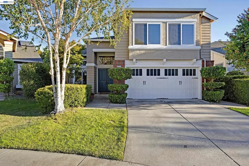 6310 Camino Del Lago