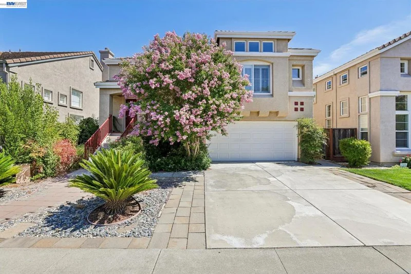 106 Triana Way