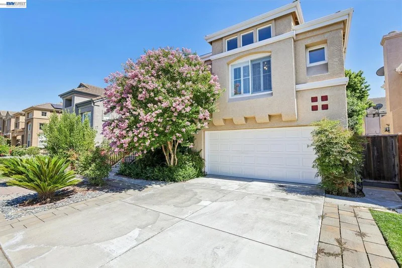 Photo 2 of 106 Triana Way