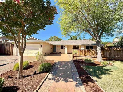 2249 Stonebridge Rd photo 2
