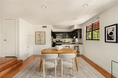 698 S Berendo 206 photo 2