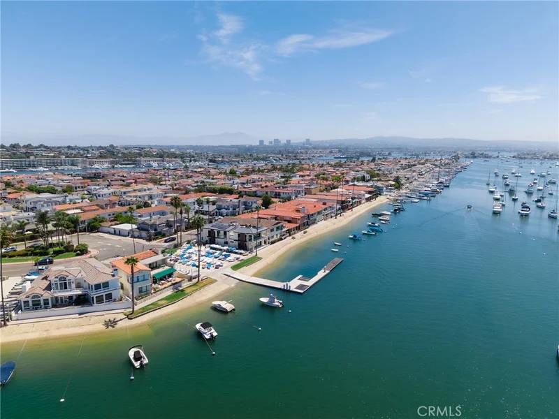 Photo 2 of 423 Via Lido Soud