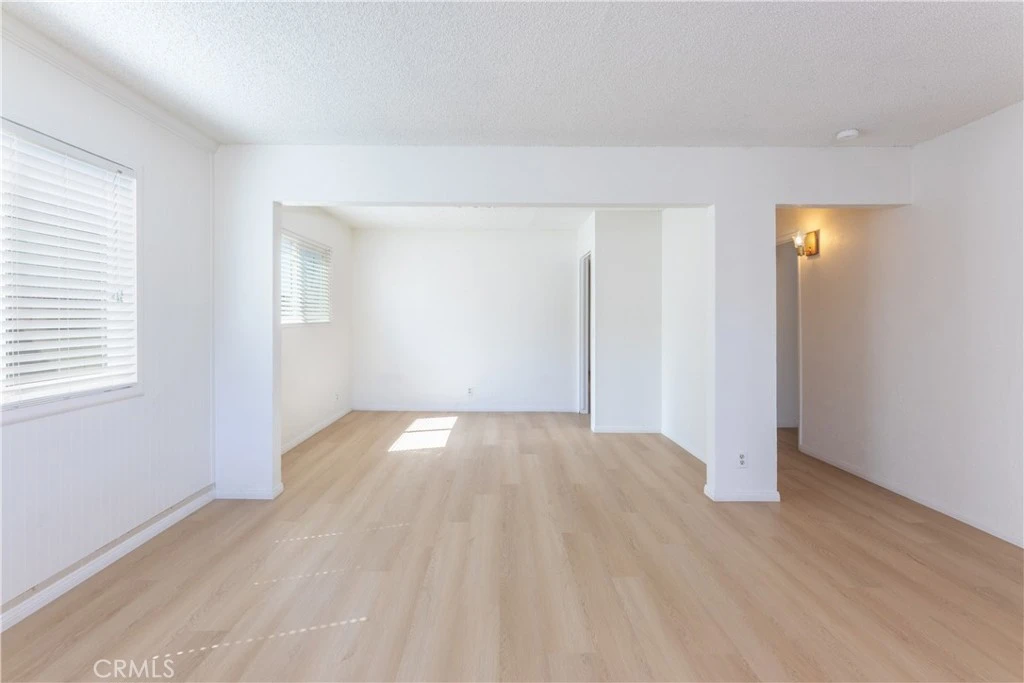 Interior 4