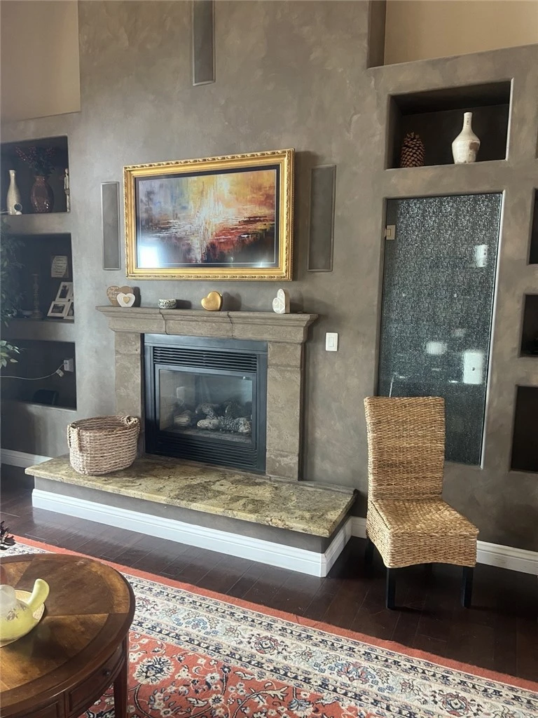 Interior 4