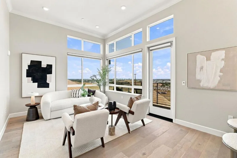 Photo 2 of 382 Llano De Los Robles Avenue 9