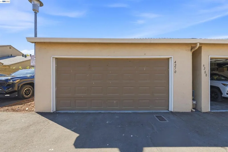 4270 Solar Cir