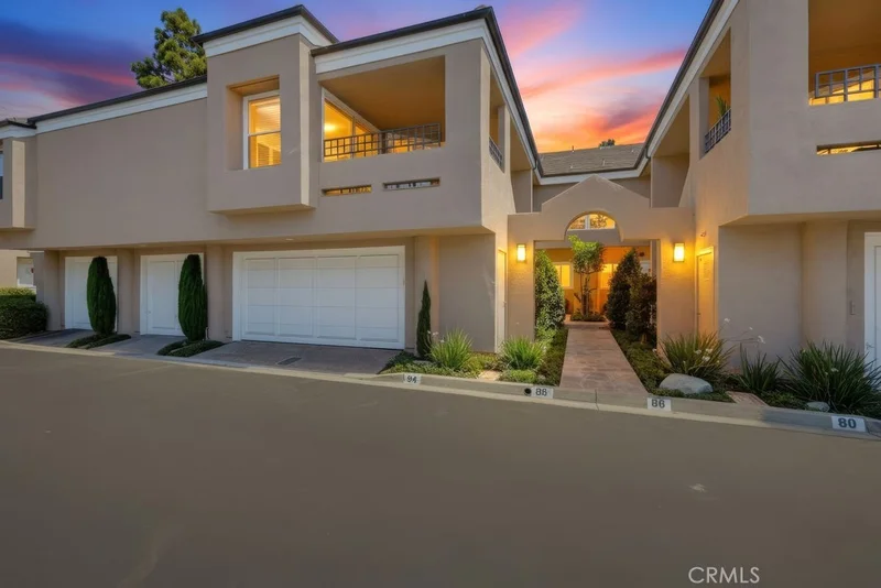 88 Baycrest Court photo 2