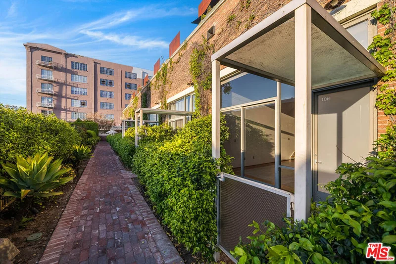 1850 E Industrial 106