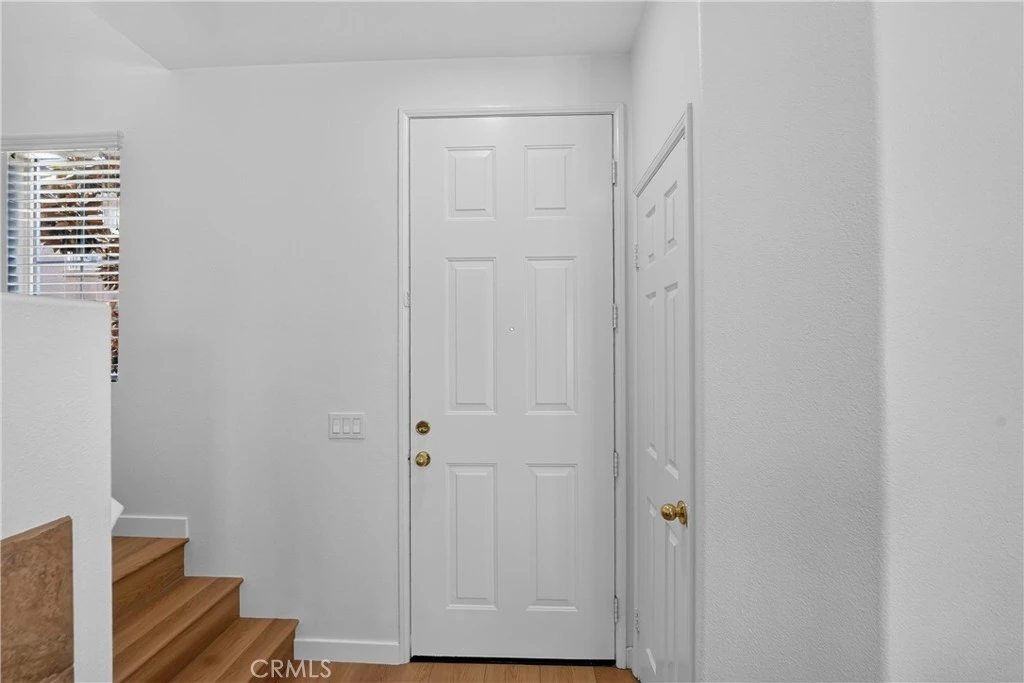 Interior 4