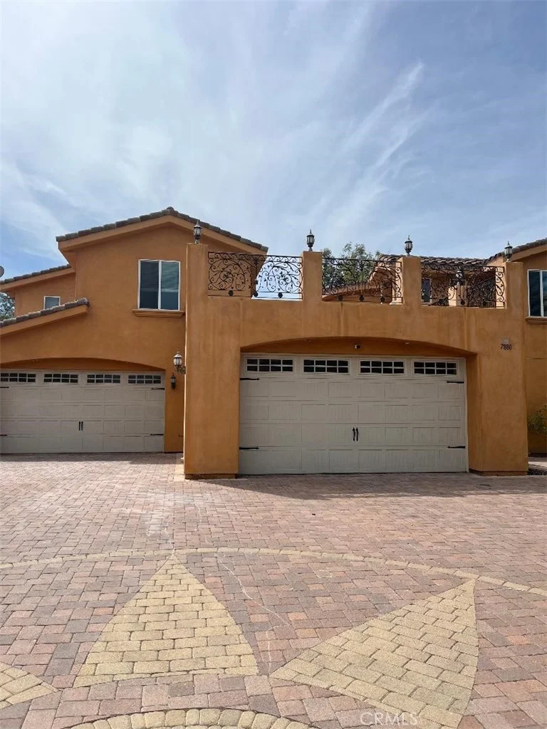 7880 E AUTRY Drive photo 2