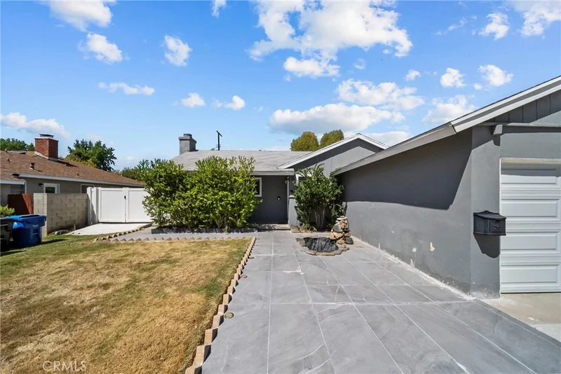 Photo 2 of 8043 Sunnybrae