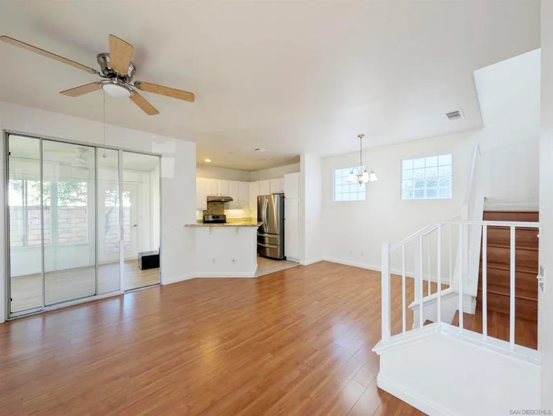Photo 2 of 8291 Gold Coast Dr 7