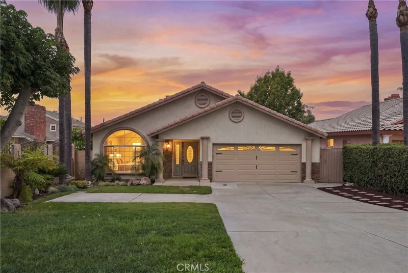 1819 S Lark Ellen