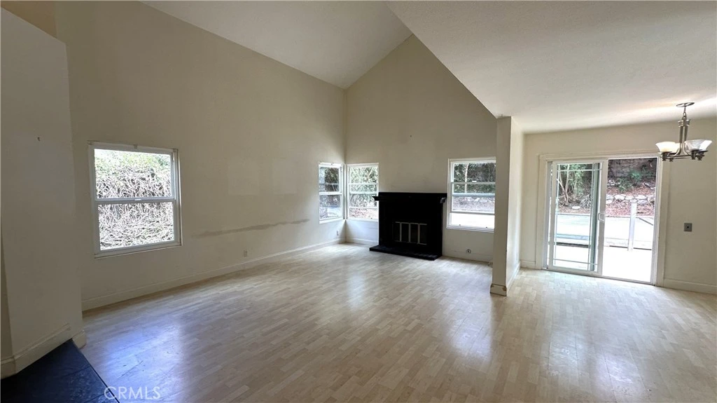 Interior 4
