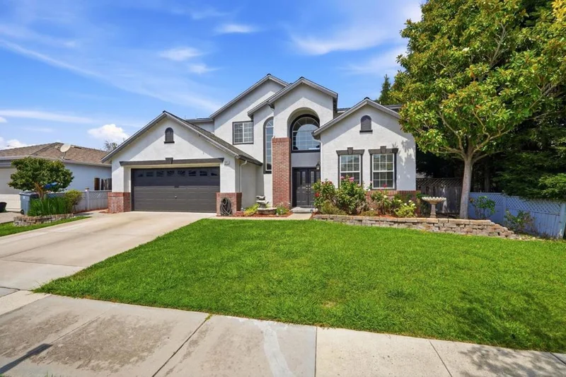 Photo 2 of 1371 Peregrine Drive
