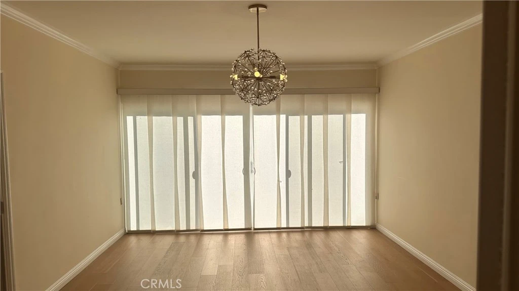 Interior 4