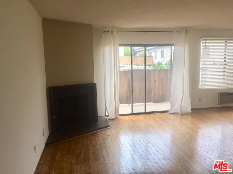 Photo 2 of 11743 Darlington Avenue 9