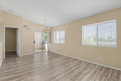 883 W San Ysidro Boulevard 10