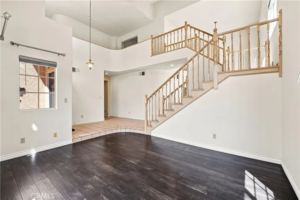 Interior 4