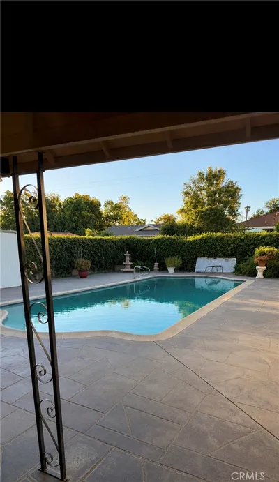 1753 N San Antonio photo 2