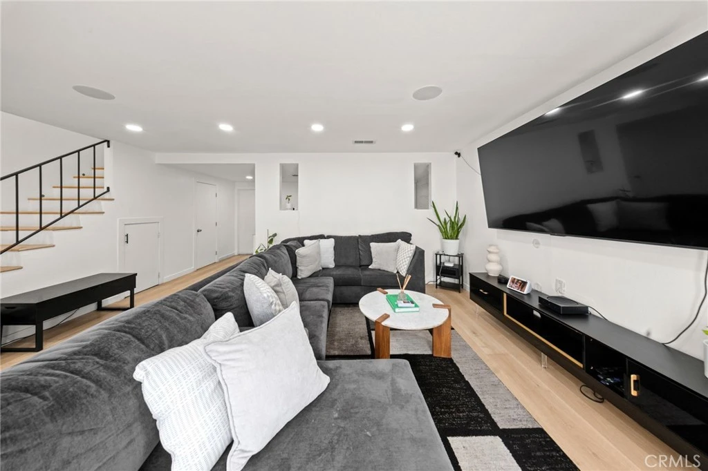 Interior 3