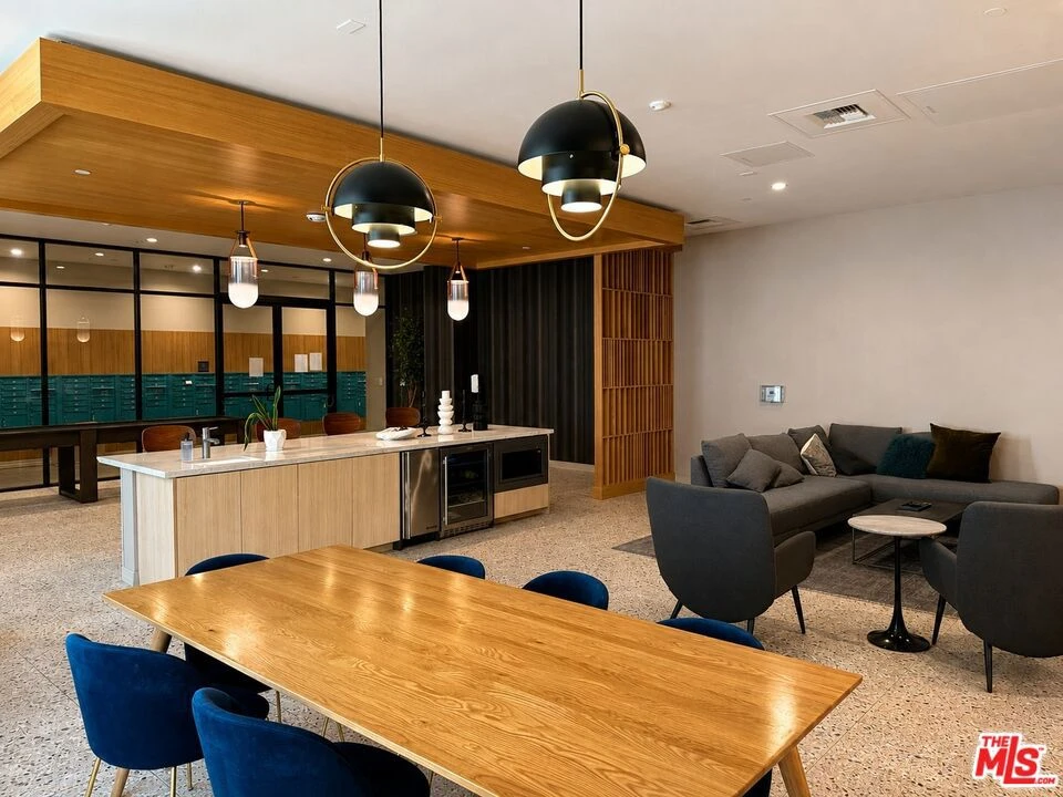 Interior 3