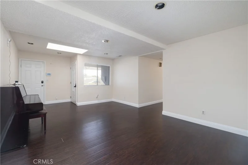 Photo 2 of 324 N Vincent Avenue