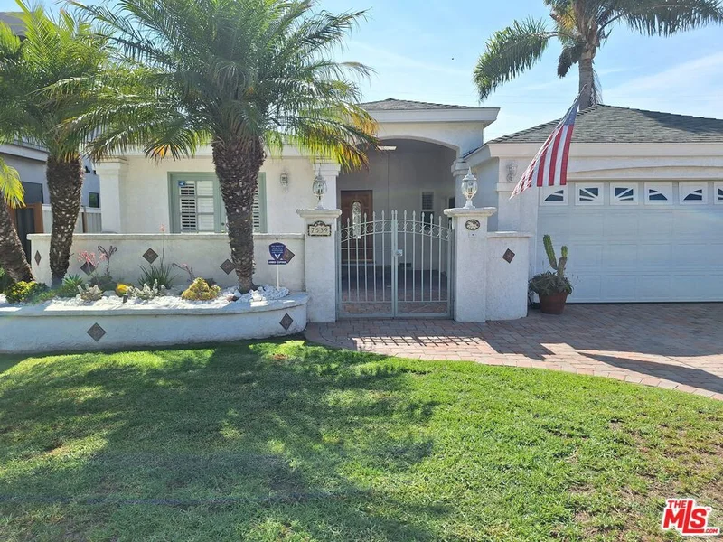 Photo 2 of 7539 Denrock Avenue