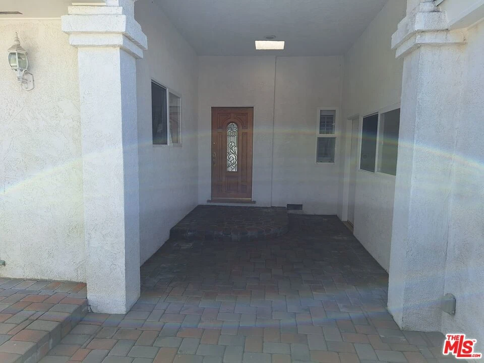 Interior 3