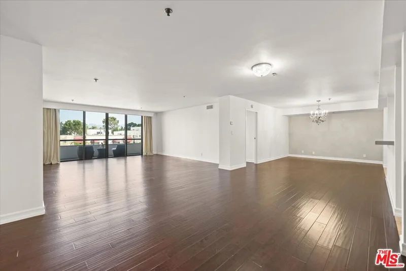 Photo 2 of 10660 Wilshire Boulevard 705