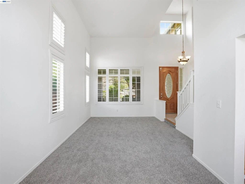 Interior 4