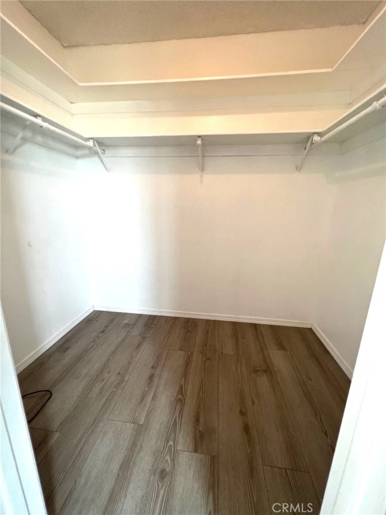 Interior 4
