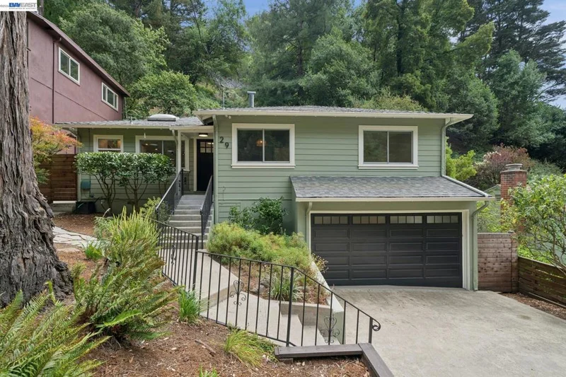 Photo 2 of 29 Eastwood Ct