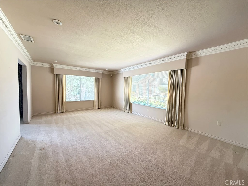 Interior 4