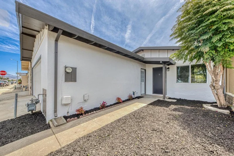 Photo 2 of 520 Calaveras Drive