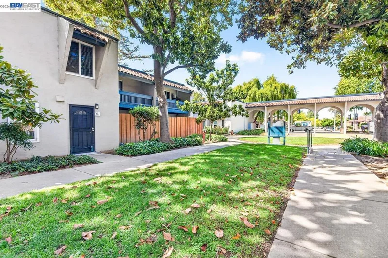Photo 2 of 1001 Murrieta Blvd 56